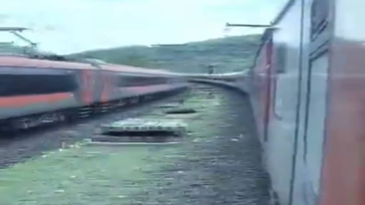 ‘Isne Ego Par Le Liya’: Viral Train 'Race' Has The Internet Guessing. Vande Bharat Or Rajdhani, Who Won?