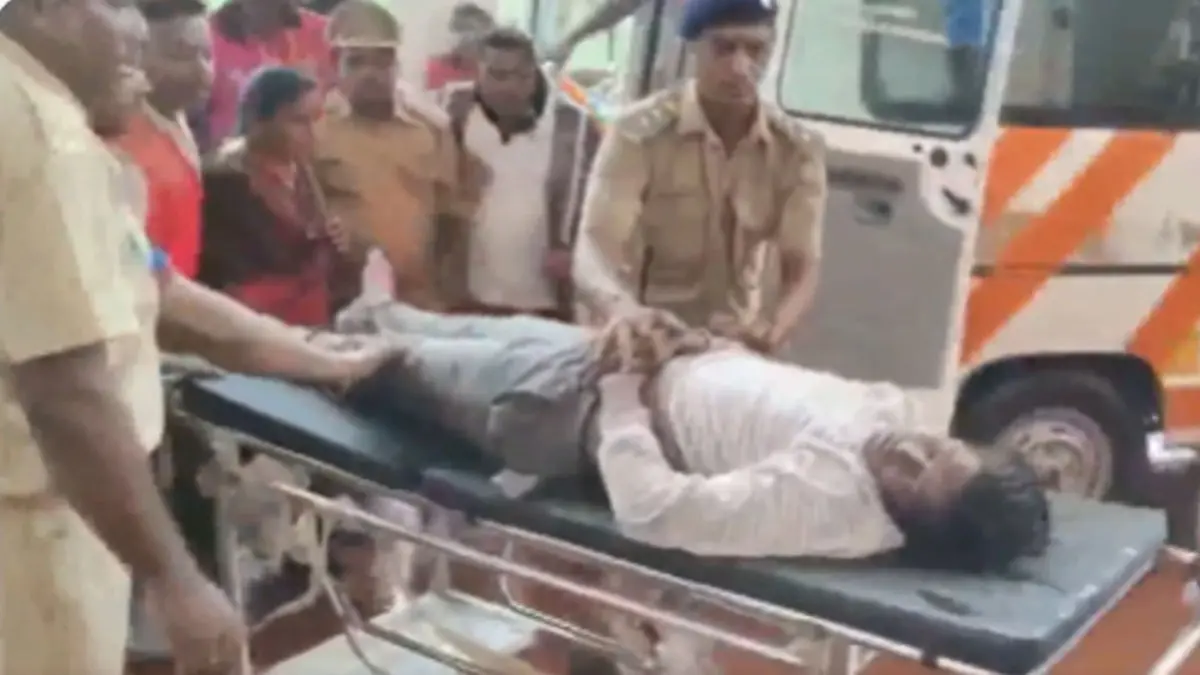 Jagannath Rath Yatra: Several Devotees Rescued On Stretchers As Crowds Surge At Puri's Singhadwara Jagannath Rath Yatra: Several Devotees Rescued On Stretchers As Crowds Surge At Puri's Singhadwara