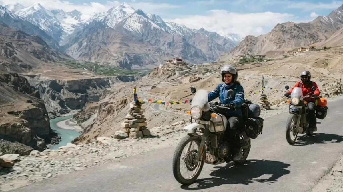Leh Ladakh Trip: लेह, पैंगोंग और तुरतुक की वादियों में घूमने का सुनहरा मौका, जानिए IRCTC के इस टूर का पूरा खर्च Ladakh tour package