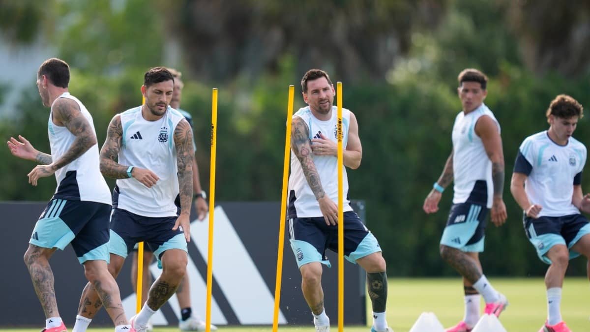Lionel Messi and his teammates training ahead of Argentina's clash against Cape Verde
