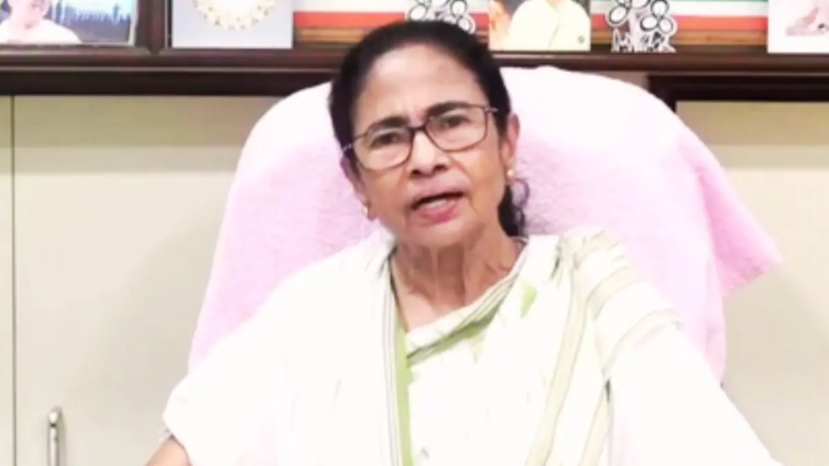 'Traitors, If You Have Courage...': Mamata Banerjee Lashes Out At TMC Rebels, Dares Them To Join BJP Mamata Banerjee