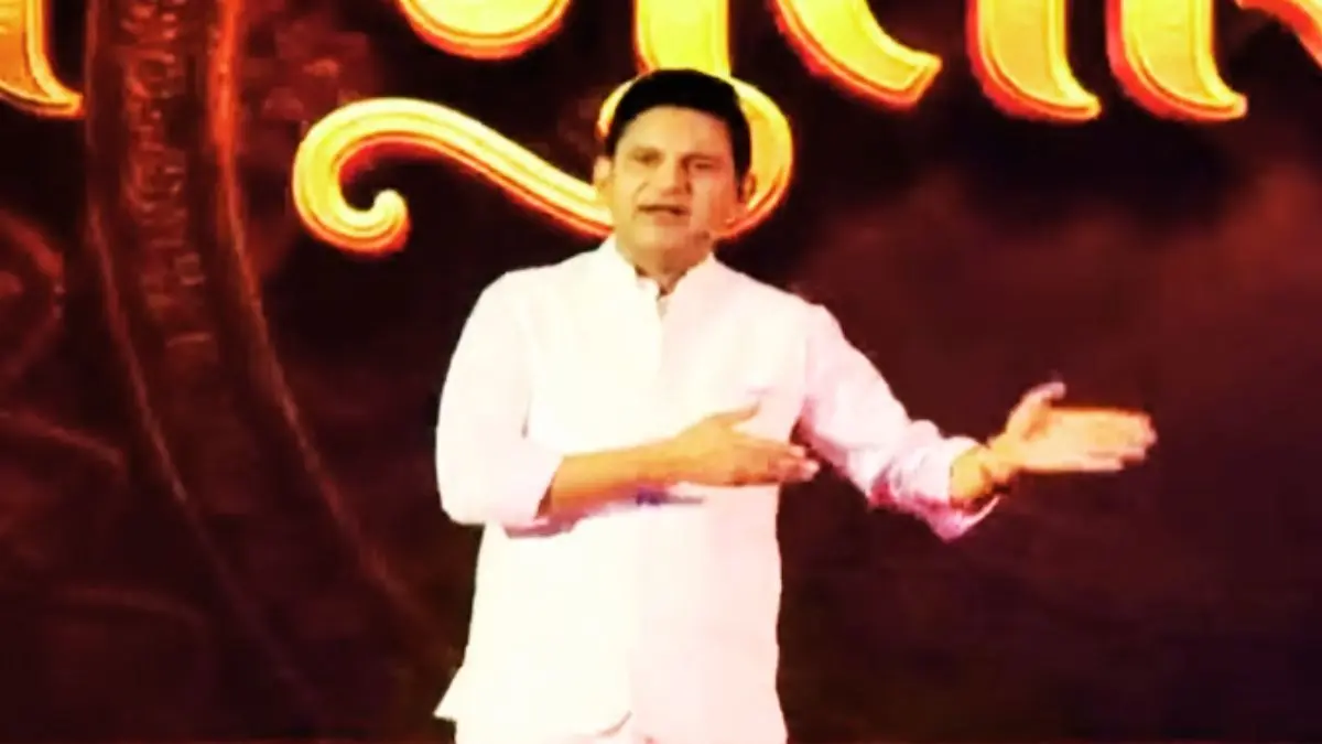 गाय को रोटी खिलाने वालों और रोटी के साथ गाय खाने वालों में दोस्ती नहीं हो सकती... पश्चिम बंगाल में बाबरी मस्जिद बनवाने वालों को मनोज मुंतशिर का सीधा जवाब Manoj Muntashir