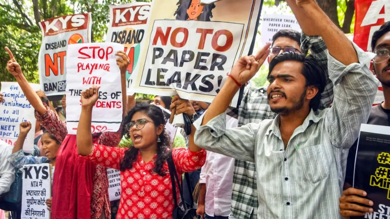 NEET पेपर लीक केस में पहले दिन ही टली सुनवाई, राउज एवेन्यू फास्ट ट्रैक कोर्ट में नहीं पहुंचे CBI के वकील neet paper leak