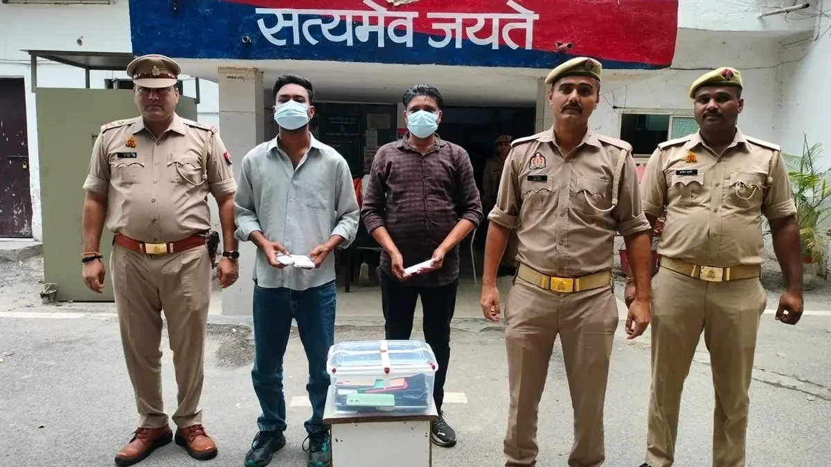 Noida Police Bust Phone Theft Gang, Recover 49 Stolen Mobiles Noida Police Bust Phone Theft Gang, Recover 49 Stolen Mobiles