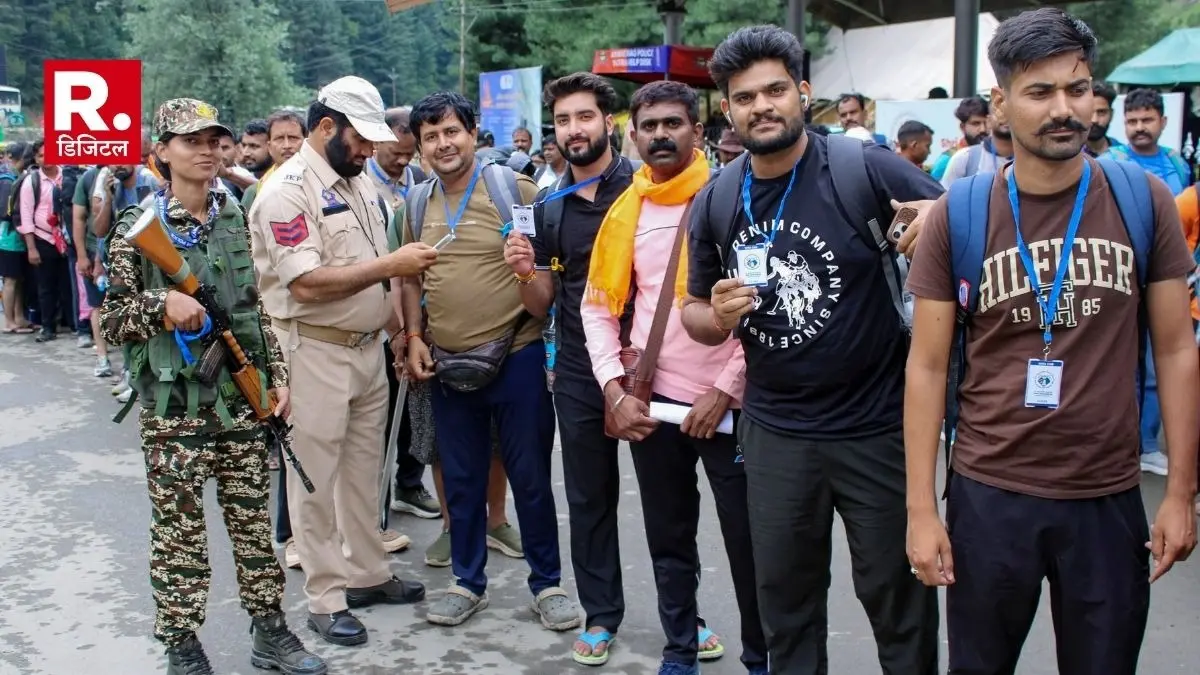 अमरनाथ यात्रा को लेकर बढ़ाई सुरक्षा, पहलगाम आतंकी हमले में NIA कोर्ट ने हाफिज सईद के खिलाफ जारी किया गैर जमानती वारंट तो J-K पुलिस हुई अलर्ट Non-bailable warrant issued against Hafiz Saeed Security arrangements stepped up at Nunwan base camp Amarnath Yatra
