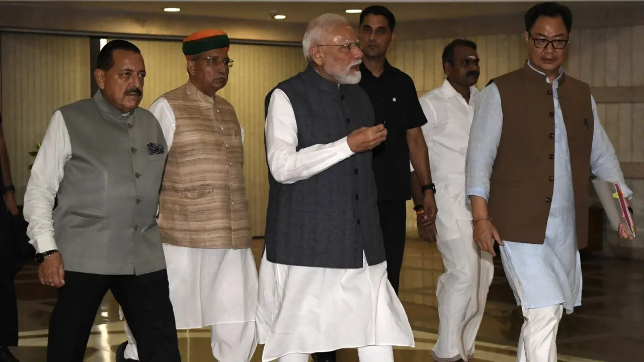 'जिसने पेपर लीक का पाप किया है, उसको सख्त सजा मिले', NDA संसदीय दल की बैठक में NEET विवाद पर बोले PM मोदी, की ये अपील PM Modi at NDA Parliamentary Meeting