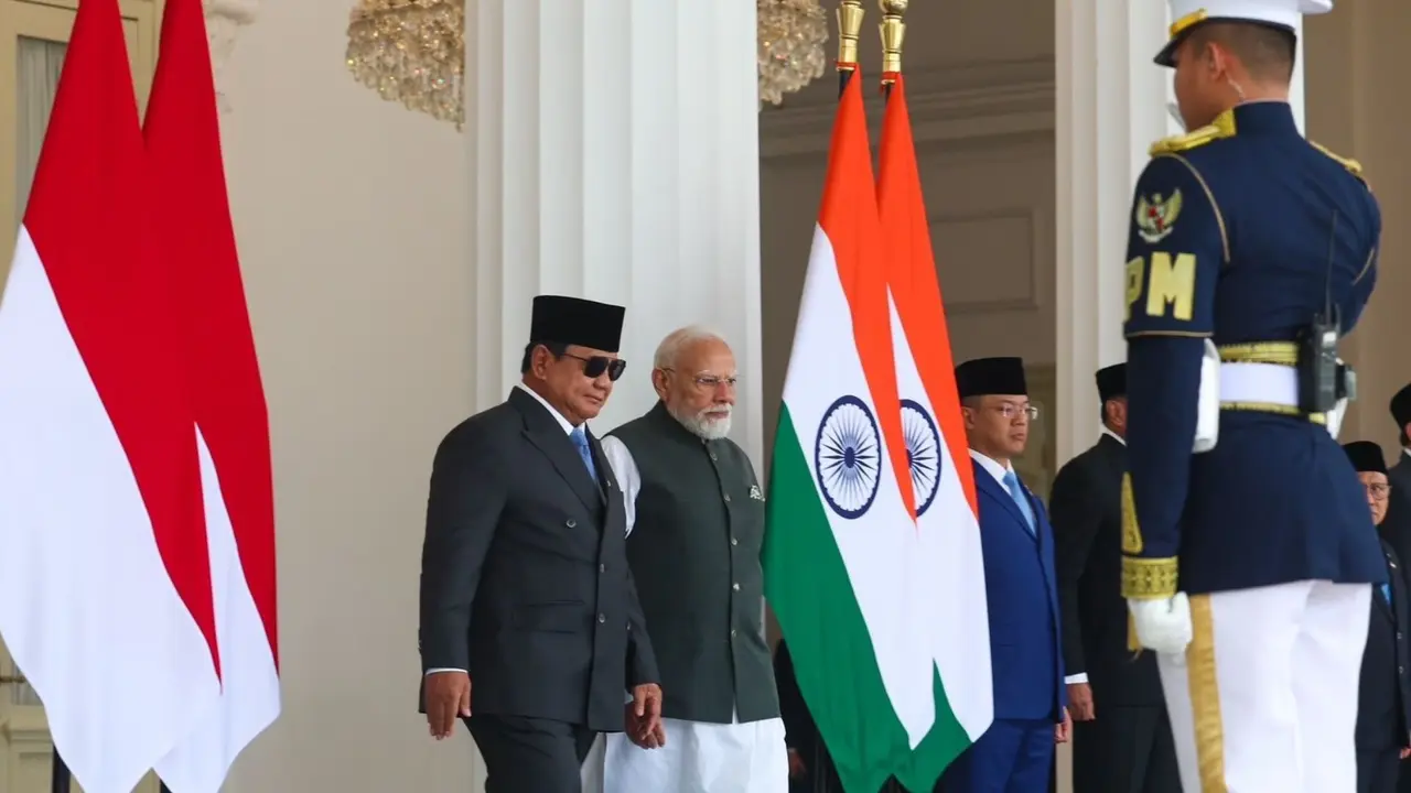 इंडोनेशिया में PM मोदी का बड़ा सम्मान: 'बिंतांग आदिपूर्णा' मेडल से नवाजा गया, भारत संग कई अहम समझौतों पर हुए हस्ताक्षर PM Modi in Indonesia