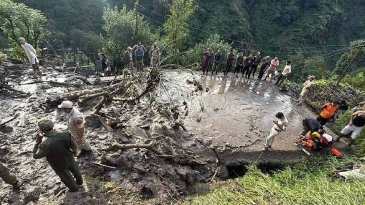 Red Alert Issued for J&K Weather