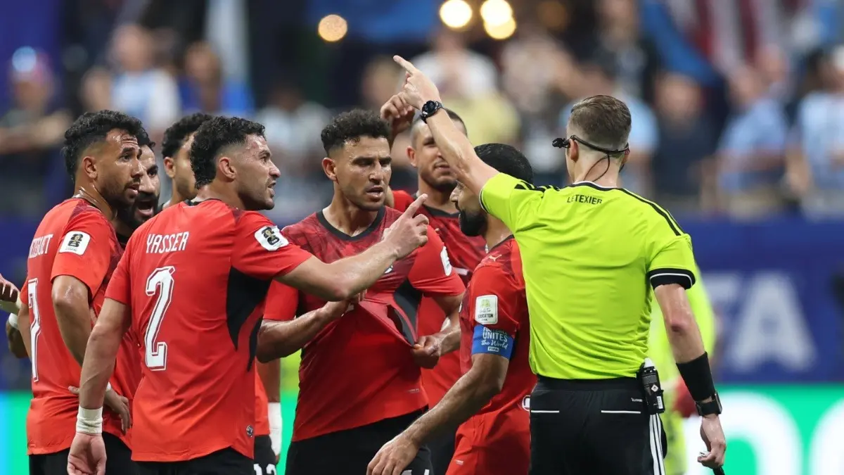 Chess Legend Garry Kasparov Tears Apart FIFA After Controversial Refereeing During Argentina vs Egypt Clash: 'Looks Like A Corrupt Joke' Referee Francois Letexier gestures to Egypt players during the FIFA World Cup 2026
