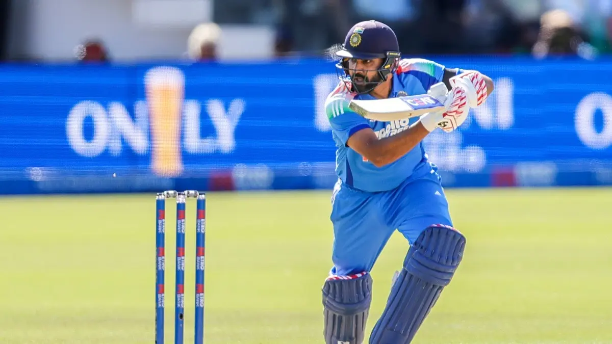 ENG vs IND: लॉर्ड्स में 'हिटमैन' का बल्ला गरजा, निर्णायक मैच में अंग्रेज गेंदबाजों को जमकर कूटा Rohit Sharma in action