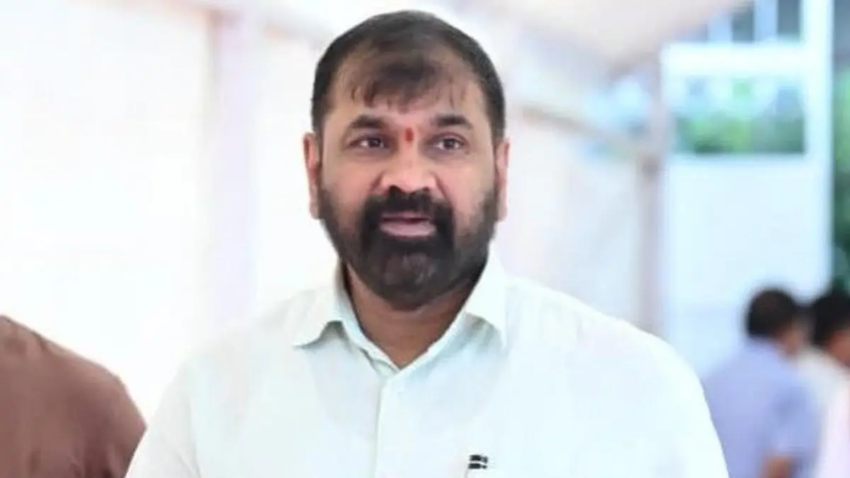 Sachin Ahir Scores Quick Victory in Maharashtra Poll Day After After Switching from Uddhav Sena to Shinde Camp Sachin Ahir Scores Quick Victory in Maharashtra Poll Day After After Switching from Uddhav Sena to Shinde Camp