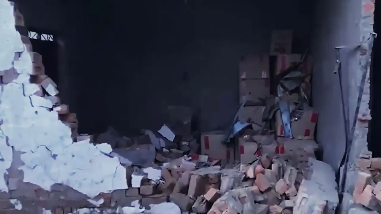 सहारनपुर पटाखा फैक्ट्री में भीषण विस्फोट के बाद अफरा-तफरी, कई लोगों की मौत की आशंका, शरीर के उड़े चिथड़े Saharanpur Explosion