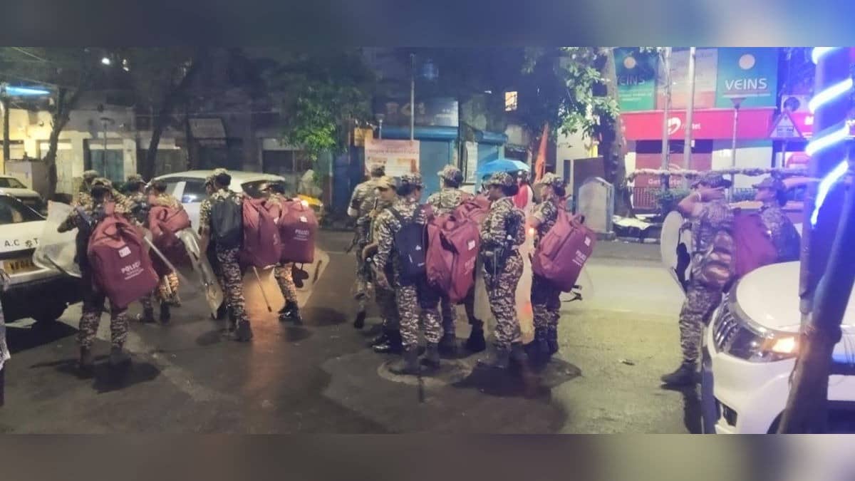 Security Tightens Outside Mamata's Residence Ahead Of Her Baruipur Visit After Minor Girl's Rape, Murder