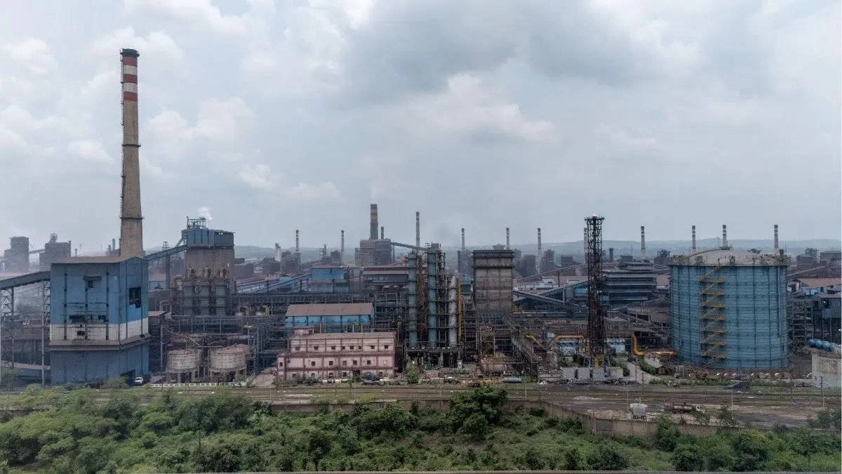 The Counter-Cyclical Playbook: How Sajjan Jindal Beat the Steel Cycle Through Discipline Steel prices fluctuate sharply across economic cycles. Companies with stronger balance sheets and disciplined capex strategies are often better positioned to expand during downturns.