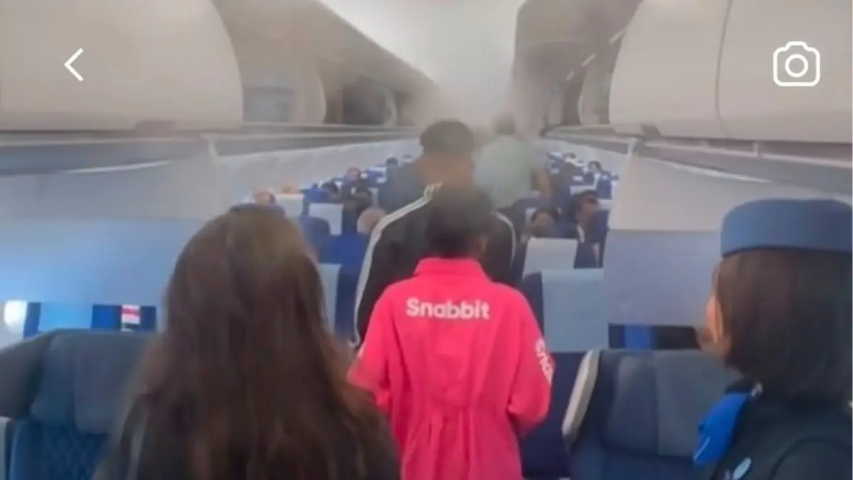 The Internet Found Its Newest Viral Moment And It Happened 30,000 Feet In The Air The Internet Found Its Newest Viral Moment And It Happened 30,000 Feet In The Air