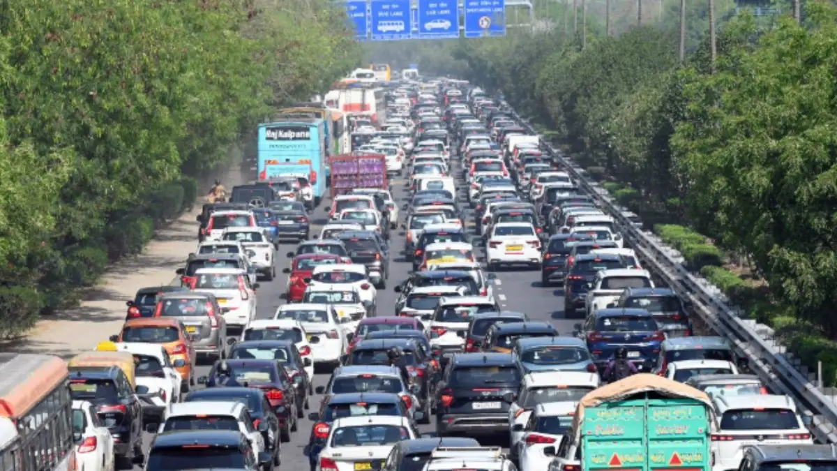 Heading To South Delhi Today? Major Diversions Expected For Guruji's Birthday Celebrations; Check Routes To Avoid Traffic Advisory: Massive Rush Expected in South Delhi for Guruji's Birthday Celebrations; Check Alternate Routes