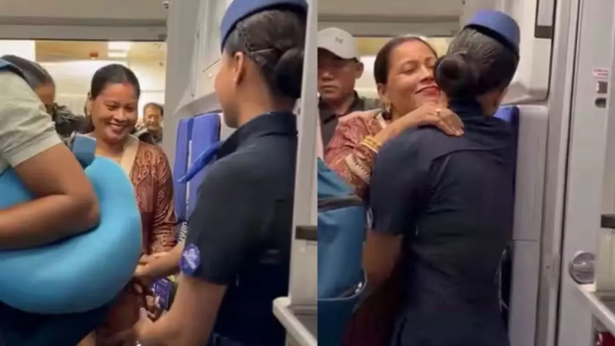 राह ताकती आंखें और चेहरे पर बड़ी सी मुस्कान... जब फ्लाइट में चढ़ते ही एयर होस्टेस बेटी ने किया मां का वेलकम, खुशी से लगा लिया गले; VIDEO VIRAL Viral Video