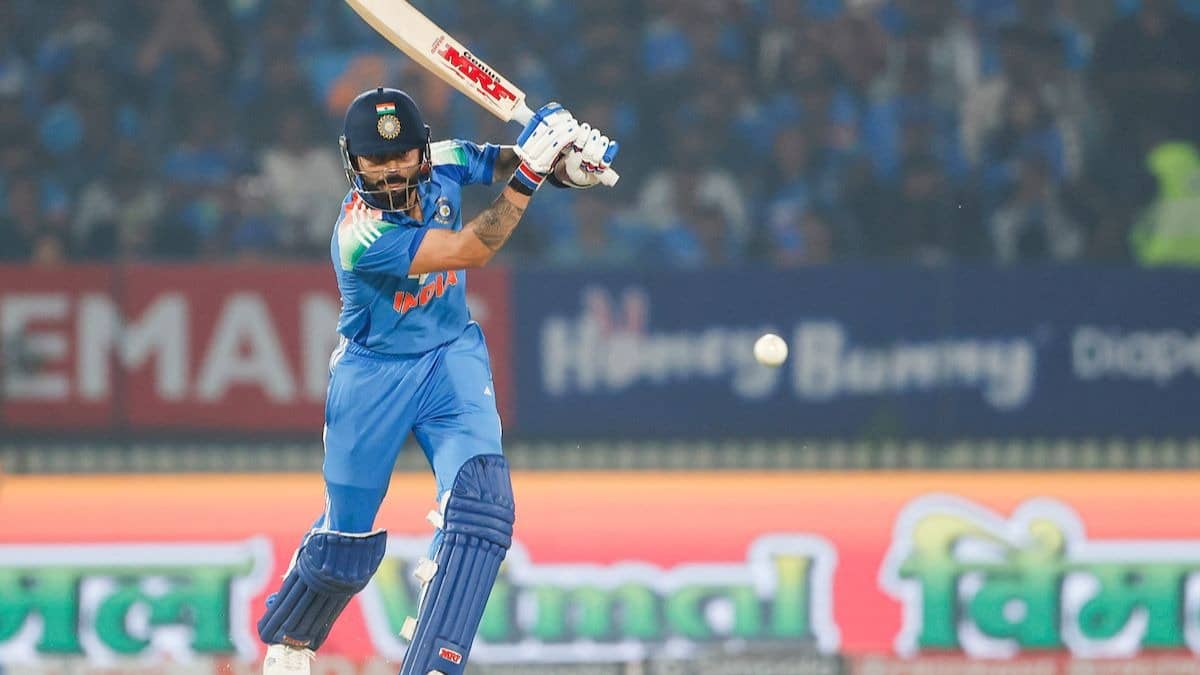 IND vs ENG 2nd ODI: भारत की पारी लड़खड़ाई तो विराट कोहली ने गाड़ा खूंटा, इंग्लैंड के खिलाफ ये कारनामा करने वाले सचिन के बाद बने दूसरे खिलाड़ी