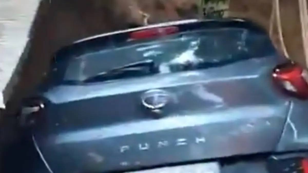 Watch: Road Caves In Near Vasundhara's Atal Chowk After Heavy Rain, Car and Scooter Fall Into Ditch Watch: Road Caves In Near Vasundhara's Atal Chowk After Heavy Rain, Car and Scooter Fall Into Ditch