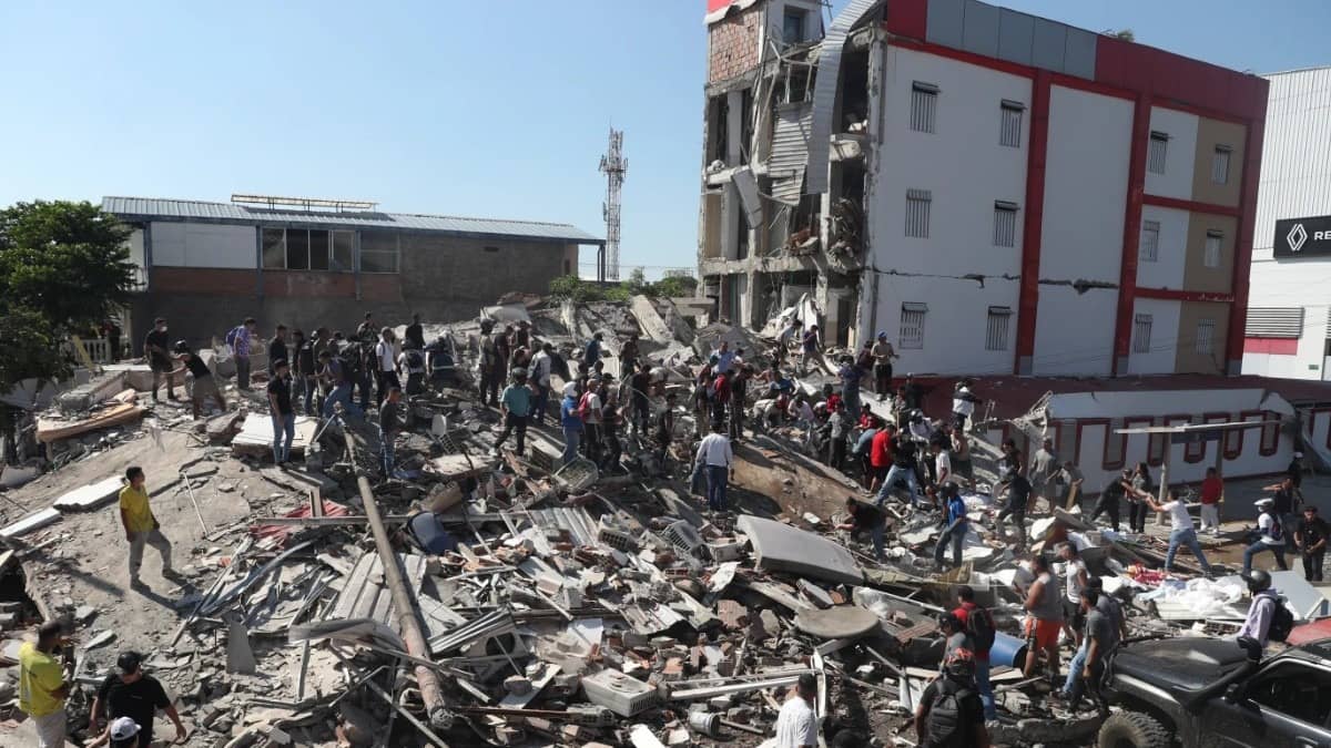 7.4-Magnitude Earthquake Strikes Western Colombia