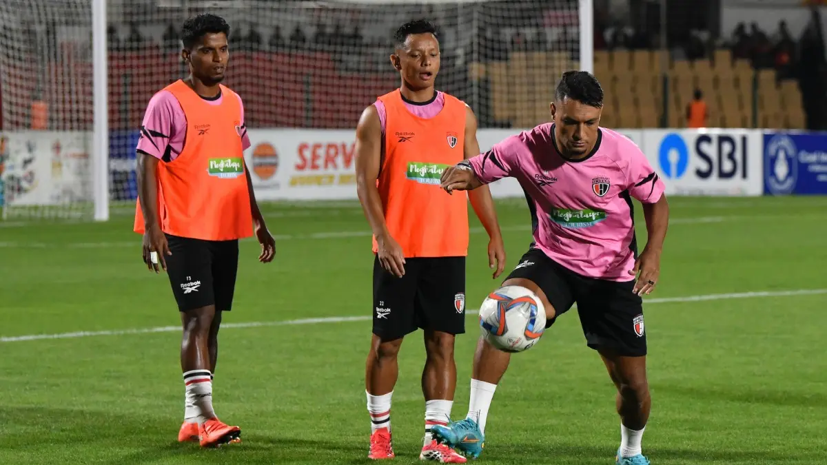 Mohun Bagan Super Giant vs NorthEast United FC Live Streaming: When And Where To Watch Durand Cup Semifinal In India? Alaaeddine Ajaraie takes part in practice session