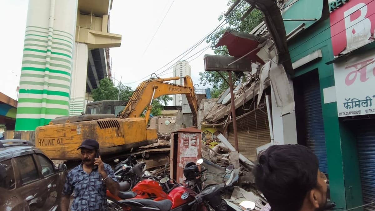 Allegation of action taken against property in Kapurbawdi without notice