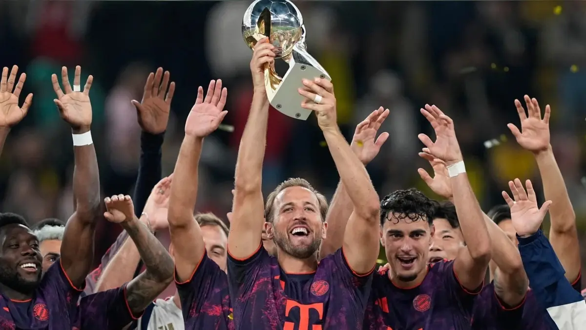 Season Preview: Bayern Munich's Dominating Bundesliga Form Eclipses Jurgen Klopp’s Return to German Football Bayern Munich players celebrate German Super Cup title