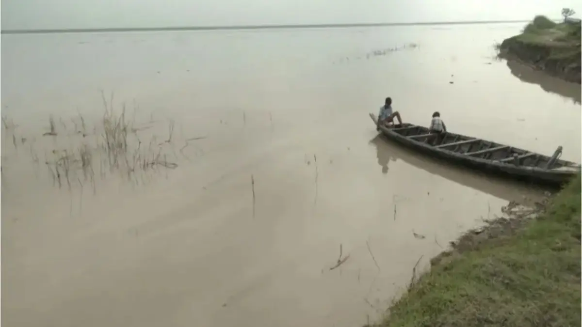 Bihar: Water Level of Gandak River Normal Despite Flash Flood in Nepal Bihar: Water Level of Gandak River Normal Despite Flash Flood in Nepal