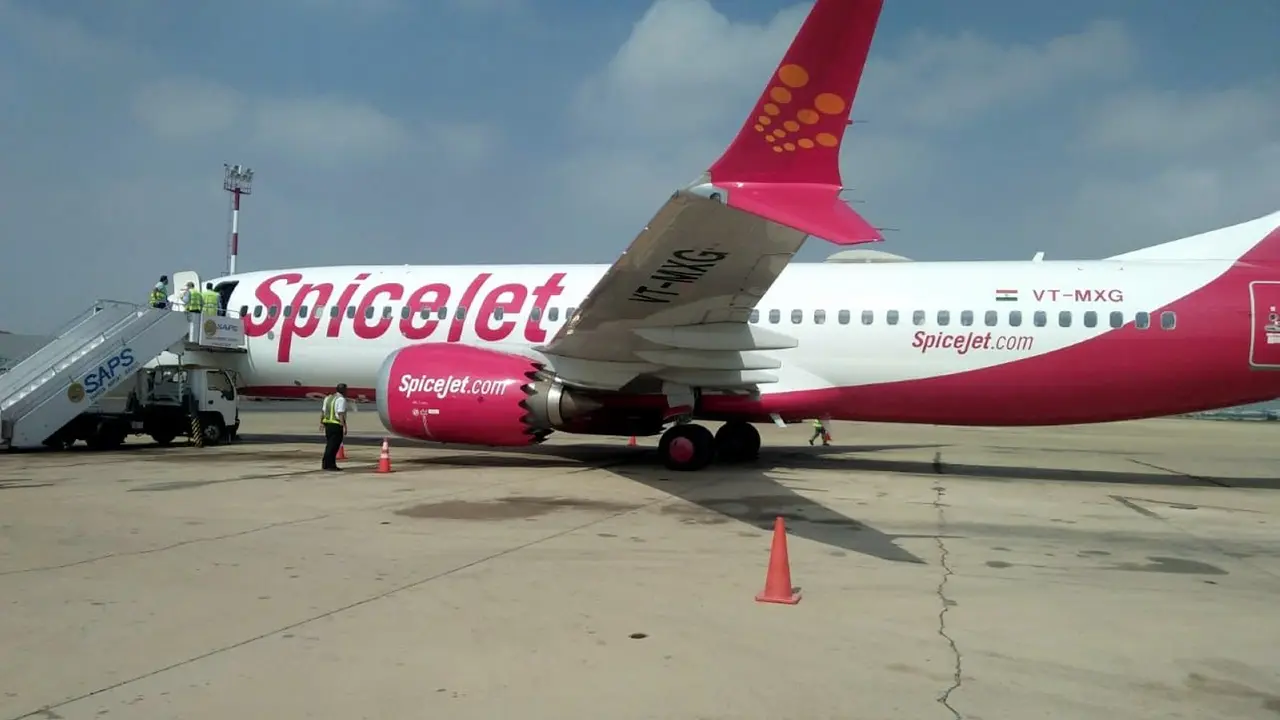 SpiceJet Seeks Extension of Time to Deposit Rs 50 Crore in Kal Airways Dispute; Delhi HC Declines to Interfere at This Stage Centre Moves SC to Quash FIRs Against NEET Paper Leak Protesters