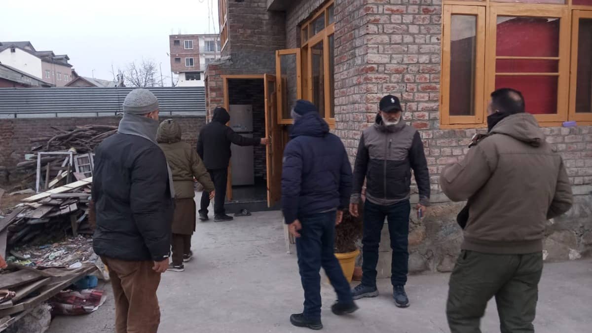 CIK Conducts Multiple Raids Across Kashmir Over Suspected SIM Misuse, Terror-Linked Cases