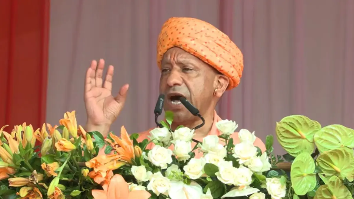 'आजादी का मतलब केवल राजनीतिक आजादी नहीं बल्कि अराजकता, पिछड़ेपन, गरीबी और अशिक्षा से मुक्ति है...', विधान भवन में झंडा फहराने के बाद बोले CM योगी CM Yogi