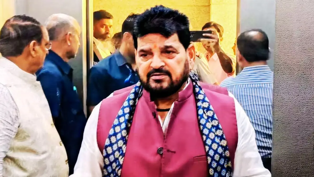 'होइहि सोइ जो राम रचि राखा...', महिला पहलवानों के यौन शोषण केस में बरी होने के बाद बृजभूषण सिंह की पहली प्रतिक्रिया, समर्थकों में जश्न Delhi Court Acquits Former WFI Chief Brij Bhushan Sharan Singh in Sexual Harassment Case Filed By Women Wrestlers