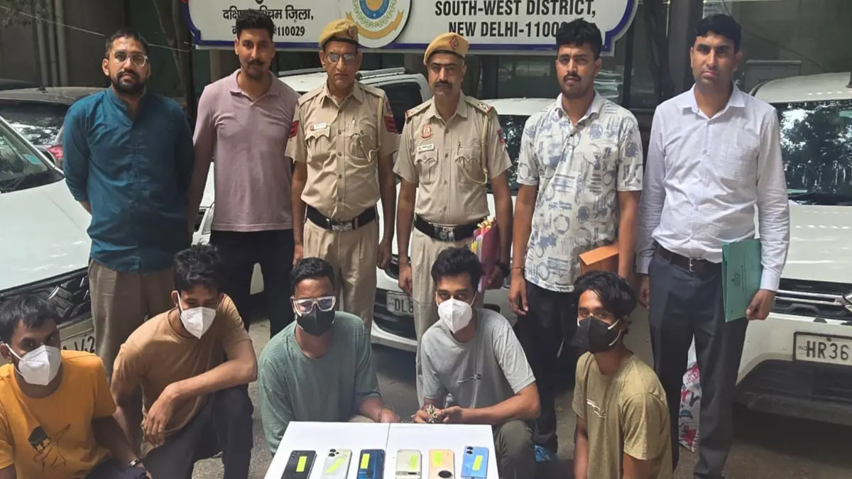 Delhi Police Bust Pan-India Cyber Scam Network Worth Rs 15.7 Cr; 9 Arrested Across 4 States Delhi Police Bust Pan-India Cyber Scam Network Worth Rs 15.7 Cr; 9 Arrested Across 4 States