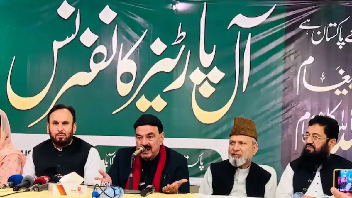 Ex-Pak Minister Sheikh Rasheed Praises Hafiz Saeed, Issues Threats Against India Ex-Pak Minister Sheikh Rasheed Praises Hafiz Saeed, Issues Threats Against India