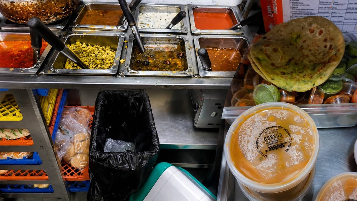 Flies, Cockroaches in Kitchens: Maharashtra FDA Suspends Licenses of McDonald’s Colaba, Radio Club Over Hygiene Lapses