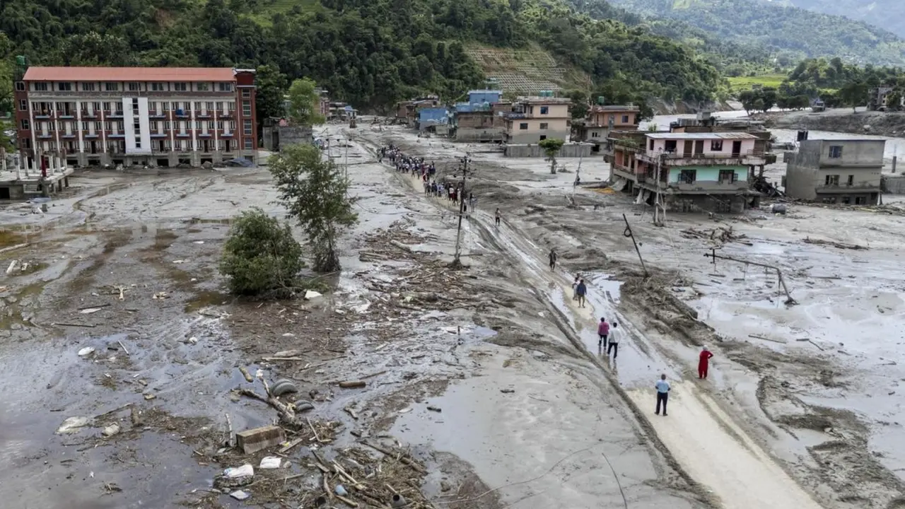 Nepal Floods: नेपाल के नुवाकोट में फिर अलर्ट जारी, इस बार 5 गुना बड़े सैलाब का खतरा; बाढ़ की चेतावनी के बाद भगदड़ की स्थिति Fresh Flood alert for nepal Nuwakot in next 30 minutes