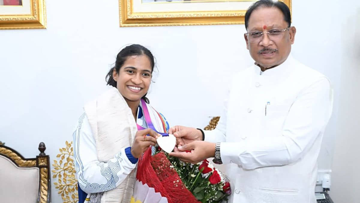 Grand welcome for Commonwealth Games silver medalist Gyaneshwari Yadav at the Chief Minister residence