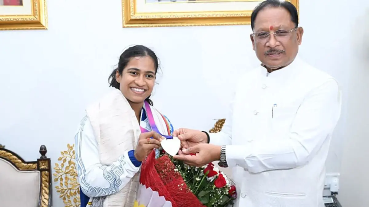 राष्ट्रमंडल खेलों की रजत पदक विजेता ज्ञानेश्वरी यादव का मुख्यमंत्री निवास में भव्य स्वागत Grand welcome for Commonwealth Games silver medalist Gyaneshwari Yadav at the Chief Minister residence