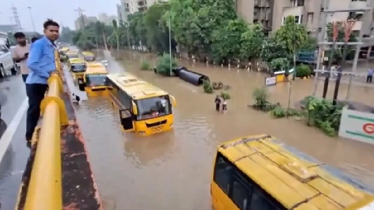 Heavy Rain Triggers Waterlogging, Traffic Jams In Gurugram; Offices, Schools To Operate From Home Heavy rain triggers waterlogging, traffic jams in Gurugram; offices, schools told to go WFH
