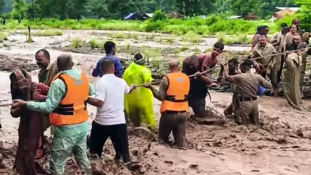 Himachal Monsoon Fury: 70 Disaster Deaths in 43 Days, 204 Roads Blocked; Damage Crosses ₹910 Crore Himachal Monsoon Fury: 70 Disaster Deaths in 43 Days, 204 Roads Blocked; Damage Crosses ₹910 Crore