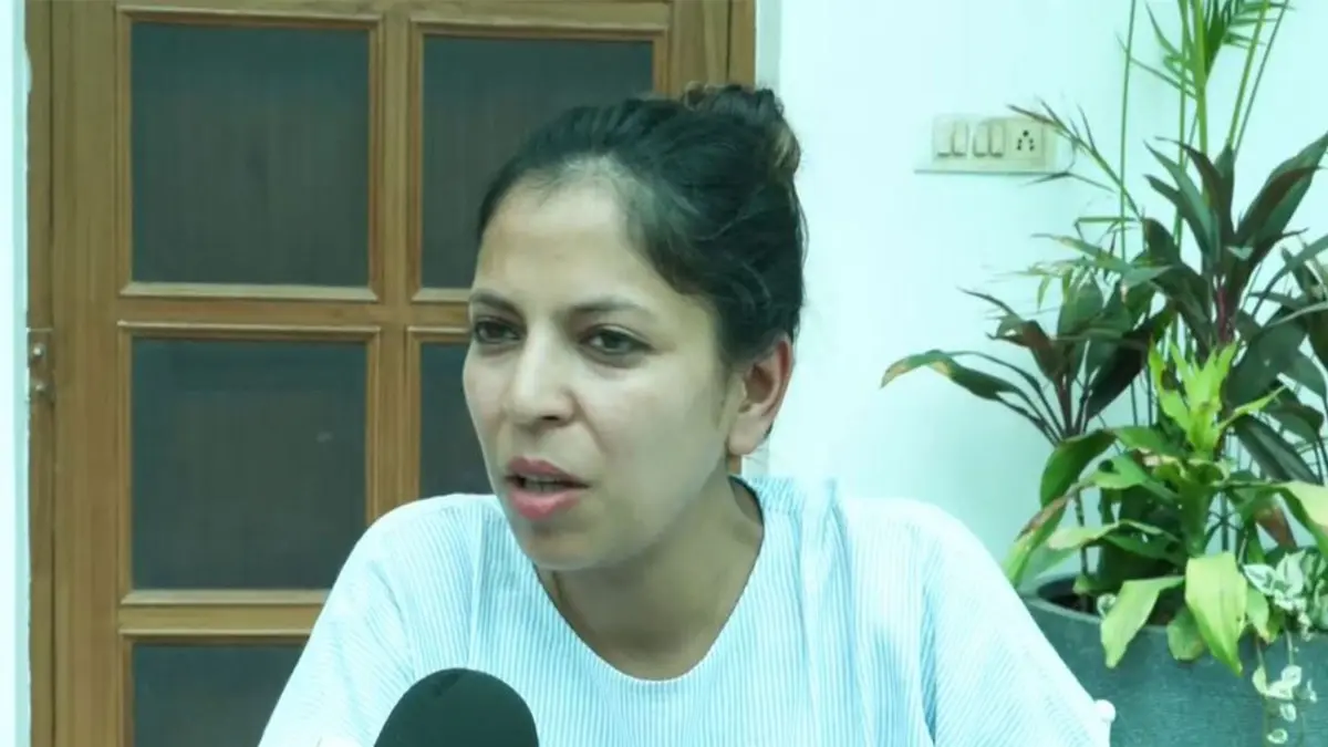 'His Head Touched the Ceiling': Daughter of Injured Passenger Shares Terrifying Details of Incident on Air India Flight 'His Head Touched the Ceiling': Daughter of Injured Passenger Shares Terrifying Details of Incident on Air India Flight