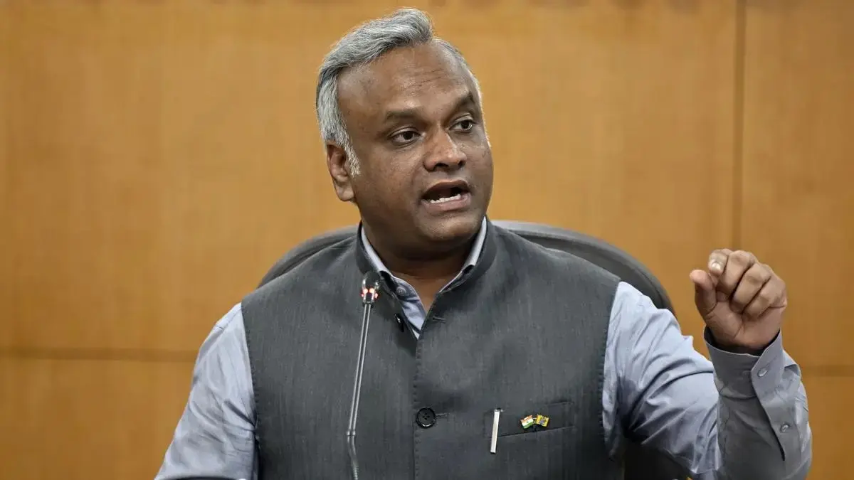 Karnataka Cabinet Clears Public Property Bill to Regulate Public Spaces Amid Escalating RSS-Congress Row Karnataka Cabinet Clears Public Property Bill to Regulate Public Spaces Amid Escalating RSS-Congress Row