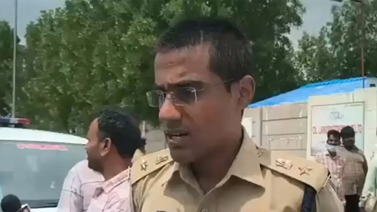 Karnataka: Suspected Sulphur Dioxide Leak at Factory in Yadgiri Leaves 3 Dead, 2 Injured Karnataka: Suspected Sulphur Dioxide Leak at Factory in Yadgiri Leaves 3 Dead, 2 Injured