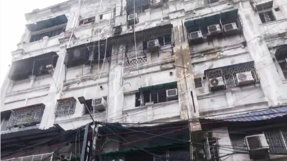 Kolkata Hotel Fire: SIT Formed to Investigate That Killed 9; 5 Bangladeshi Nationals Among Deceased Kolkata Hotel Fire: SIT Formed to Investigate That Killed 9; 5 Bangladeshi Nationals Among Deceased