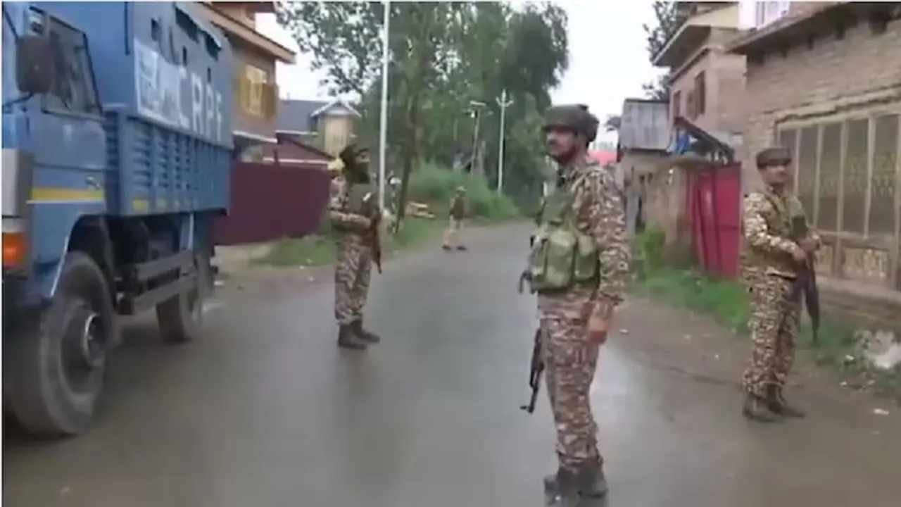 J&K: कुलगाम आतंकी हमले में घायल दूसरे मजदूर ने भी तोड़ा दम, धर्म पूछकर आतंकियों ने मारी थी सीने में गोली; CM अब्दुल्ला ने किया मुआवजे का ऐलान Kulgam Terror Attack