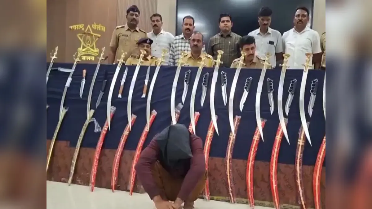 Maharashtra: Jalna Police Seize 44 Illegal Weapons Allegedly Brought from Ajmer for Sale Maharashtra: Jalna Police Seize 44 Illegal Weapons Allegedly Brought from Ajmer for Sale