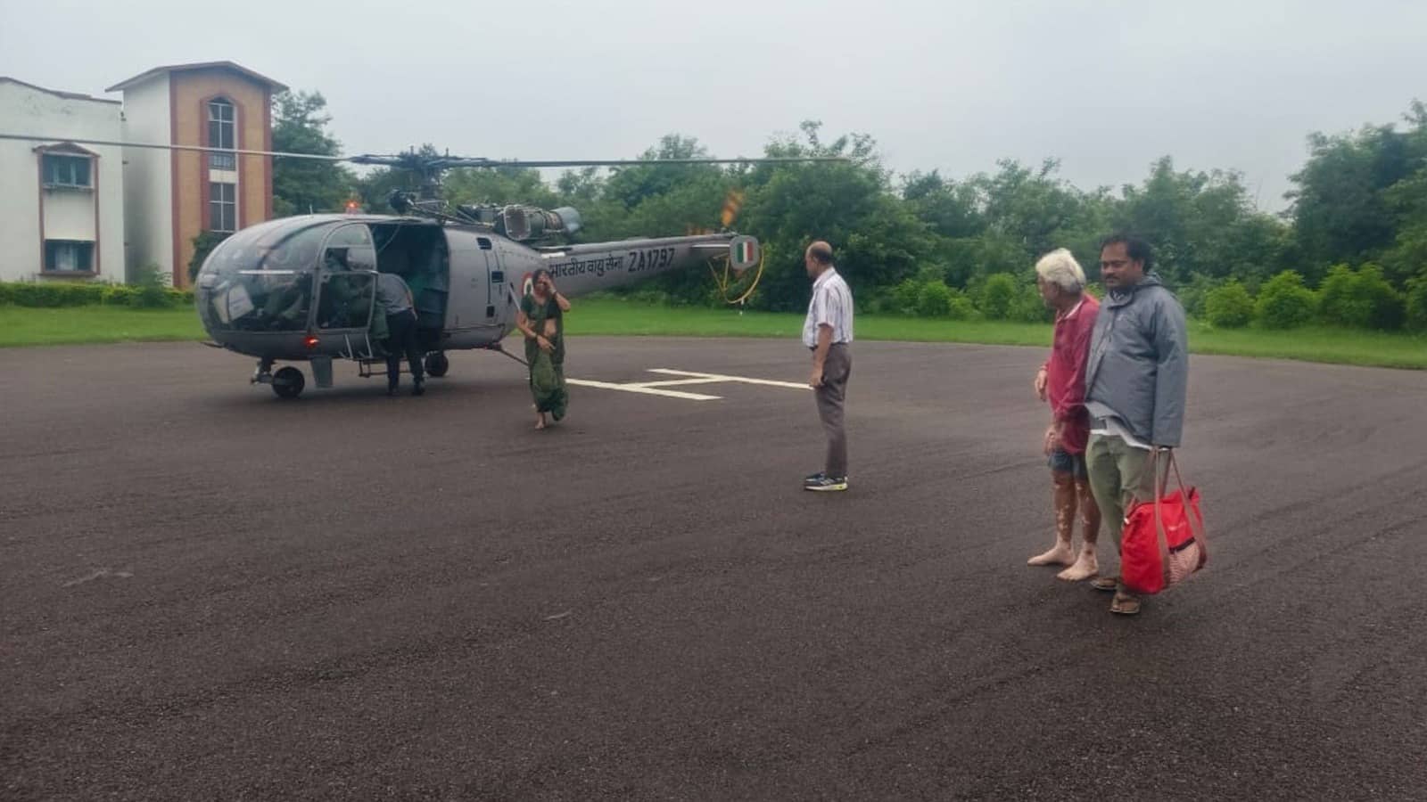 MP: Over 350 Rescued in Satna as SDRF Continues Flood Relief Operations; Army Chopper Airlifts 2 in Chitrakoot