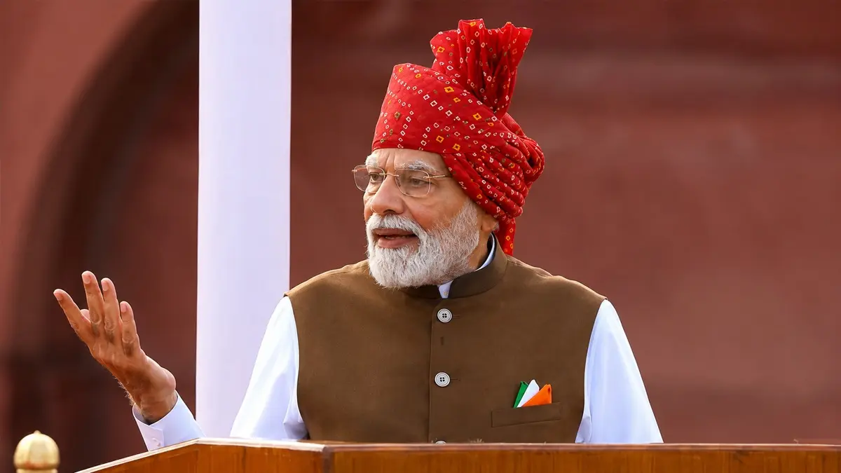 Independence Day 2026: पीएम मोदी ने सिर पर सजाई खूबसूरत 'बंधेज' पगड़ी, पहनकर देश ही नहीं दुनिया को दिए कई बड़े संदेश, जानिए Narendra Modi Red Fort Independene Day 2026