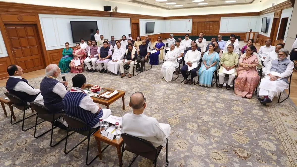 PM Modi Reaches Out to Rebel MPs From TMC, Ex-Uddhav Sena at Breakfast Meet, Assures Full Support PM Modi Reaches Out to Rebel MPs From TMC, Ex-Uddhav Sena at Breakfast Meet, Assures Full Support