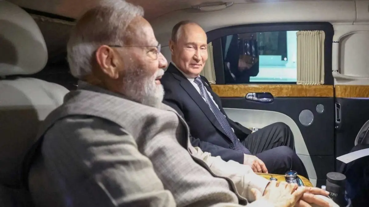ब्रिक्स 2026 से पहले बिश्केक SCO शिखर सम्मेलन में PM मोदी और पुतिन की दिखी जबरदस्त बॉन्डिंग, एक ही कार में बैठ कर की चर्चा; क्या दिया संदेश? PM Modi, Russian President travel in same car to World Nomad Games at Bishkek Arena